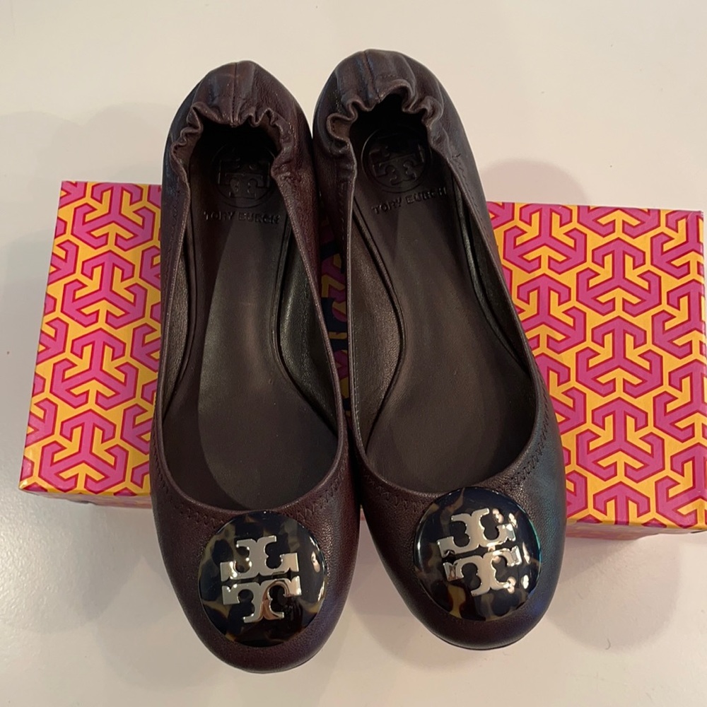 NIB Tory Burch coconut brown Reva 8 tortoise